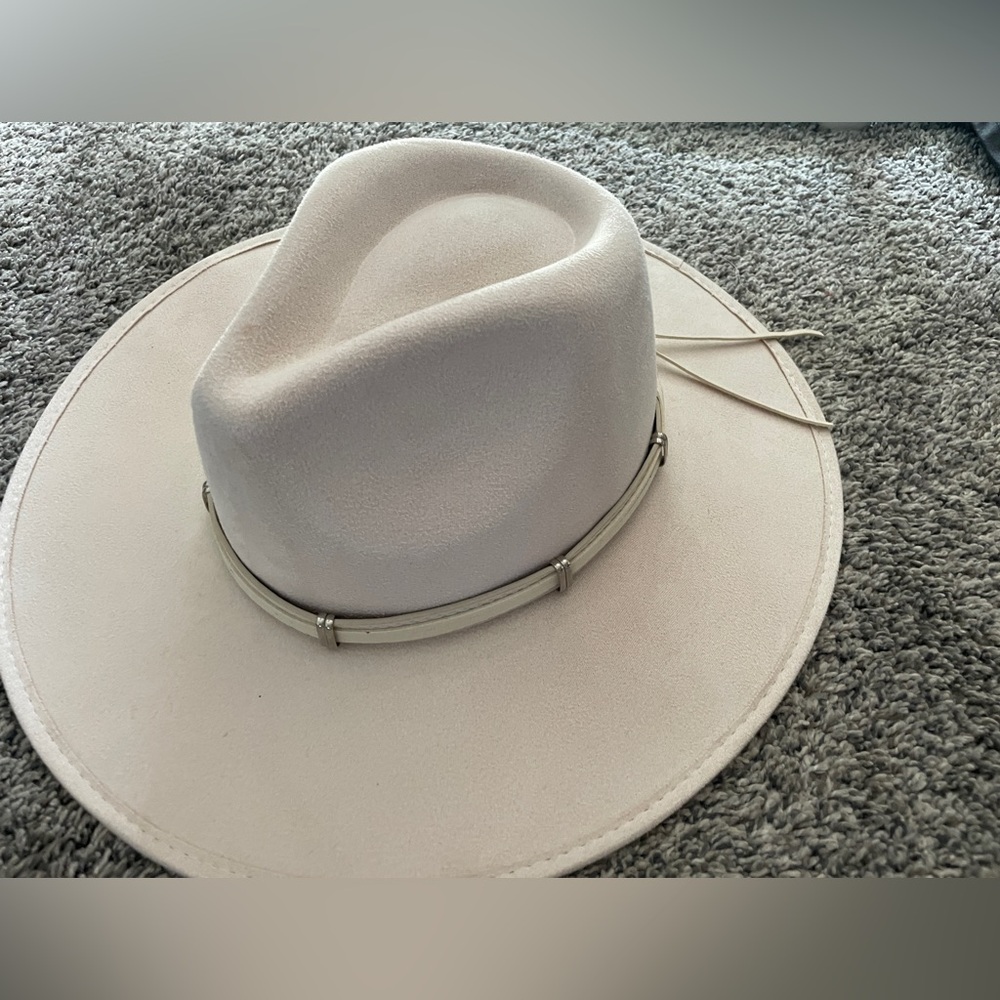 BOUTIQUE velvet fedora/ hat NWT